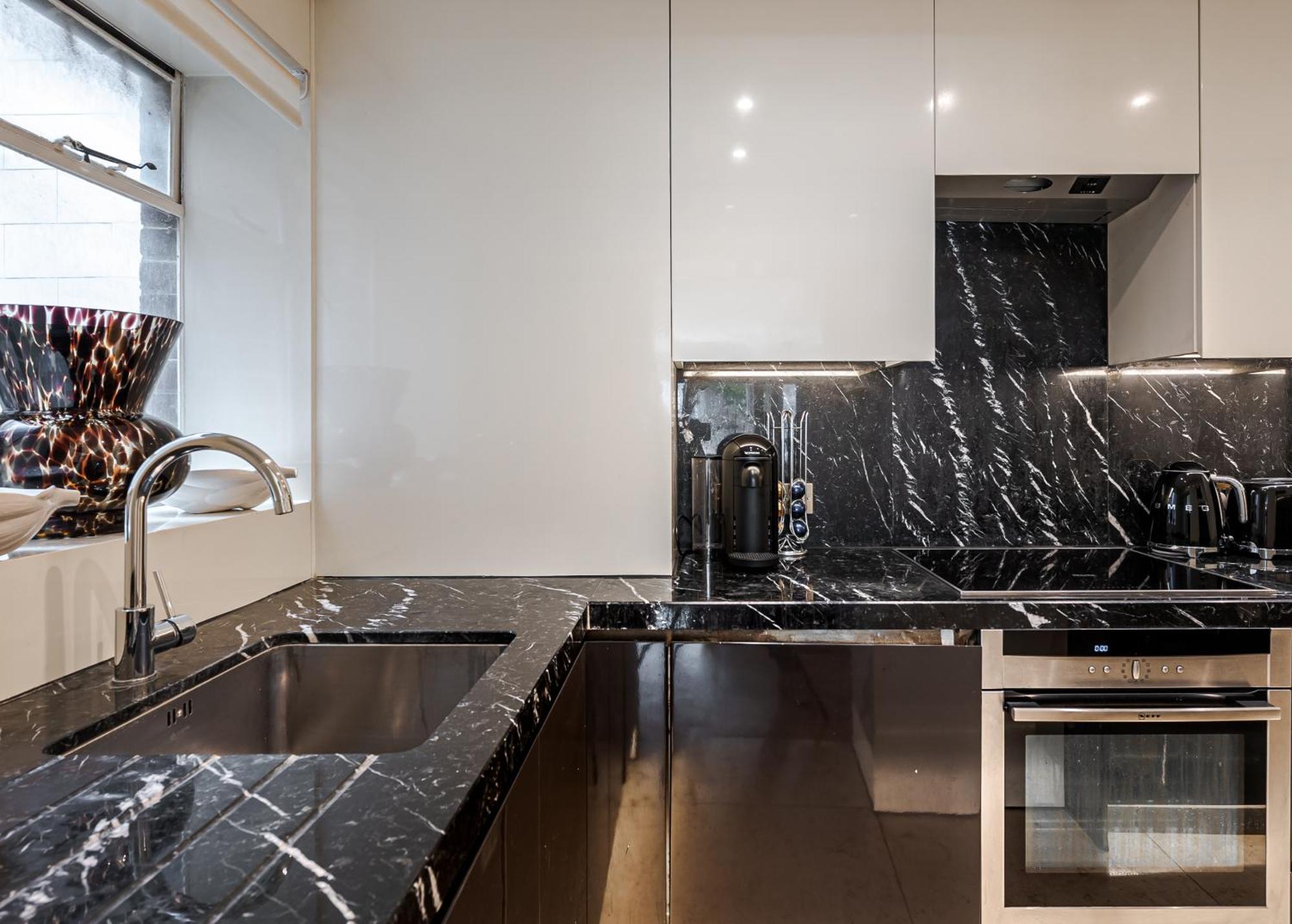 Stunning 2bedroom With Harrods At Your Doorstep Apartment