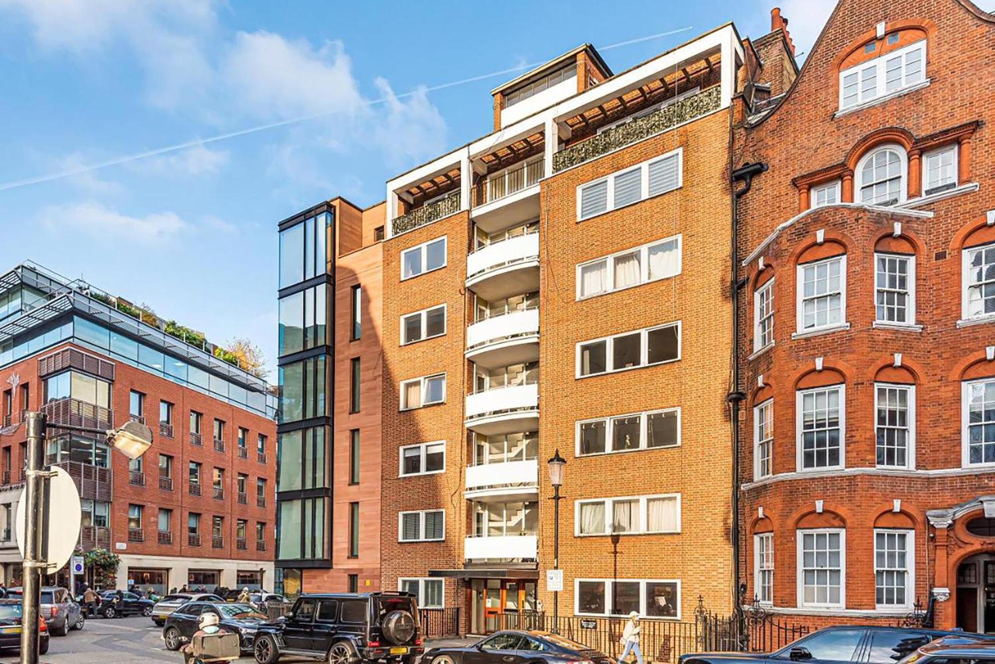 Apartment Modern Knightsbridge Apartment With Balcony Overlooking Harrods Prime Location