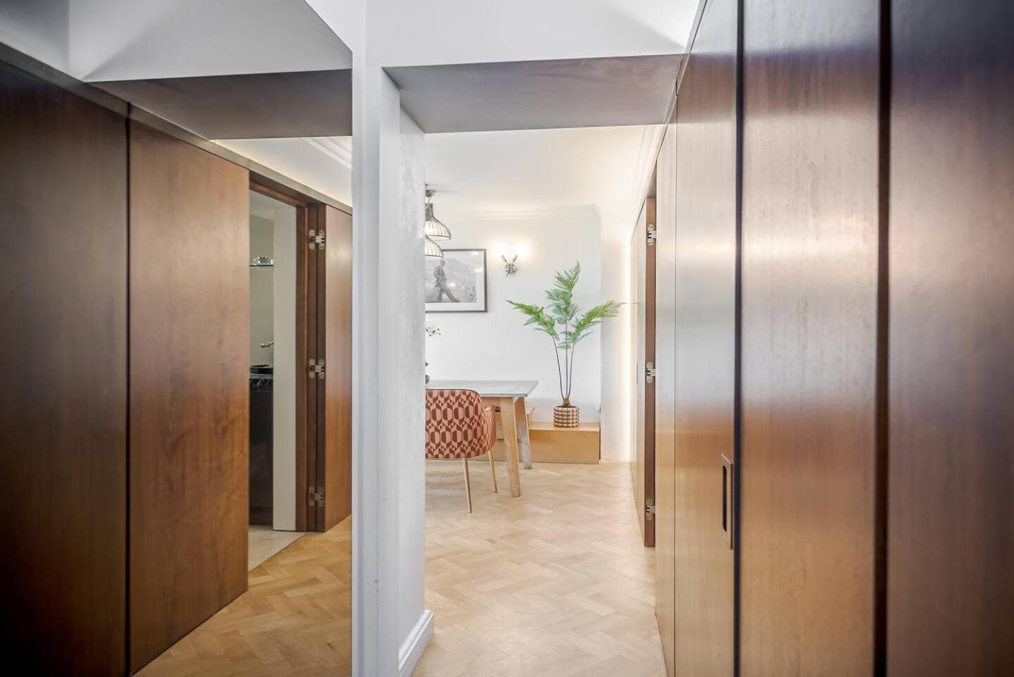 Modern Knightsbridge Apartment With Balcony Overlooking Harrods Prime Location * Londres