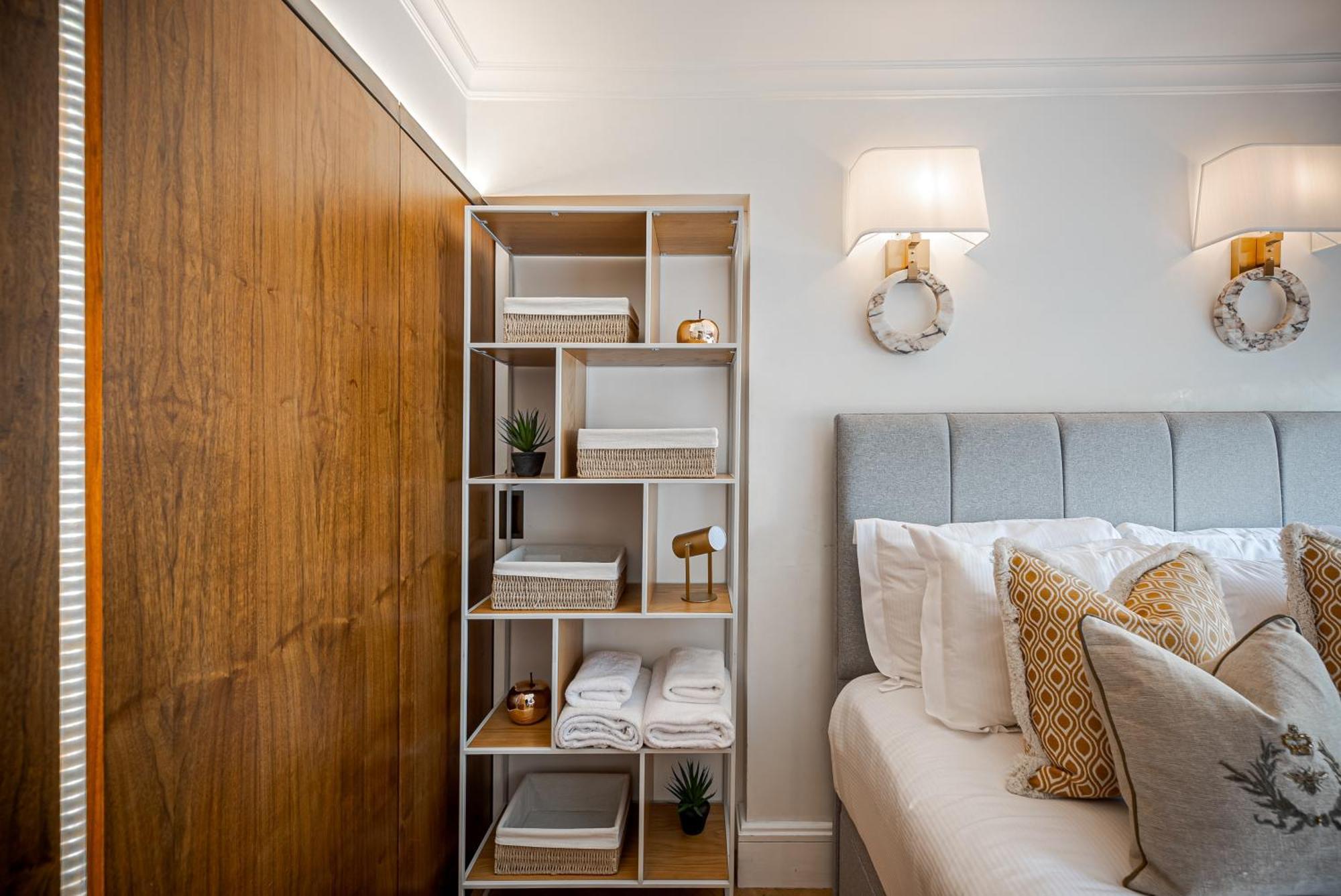 Modern Knightsbridge Apartment With Balcony Overlooking Harrods Prime Location Appartement Londres