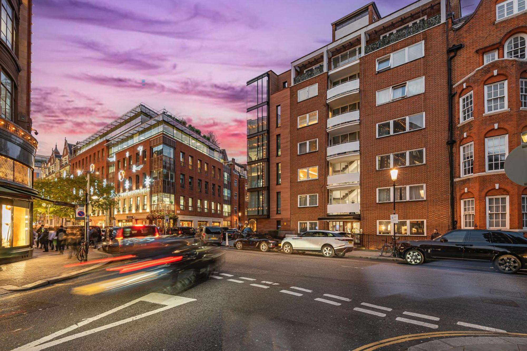 Modern Knightsbridge Apartment With Balcony Overlooking Harrods Prime Location Appartement Londres